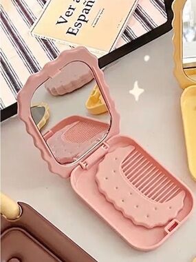 Compact Pink Scalloped cookie shape Mirror Case with comb